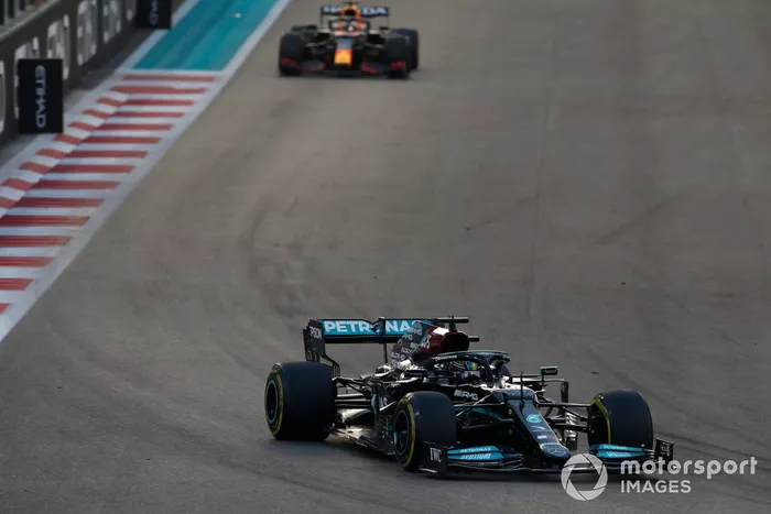 Lewis Hamilton, Mercedes W12, Max Verstappen, Red Bull Racing RB16B