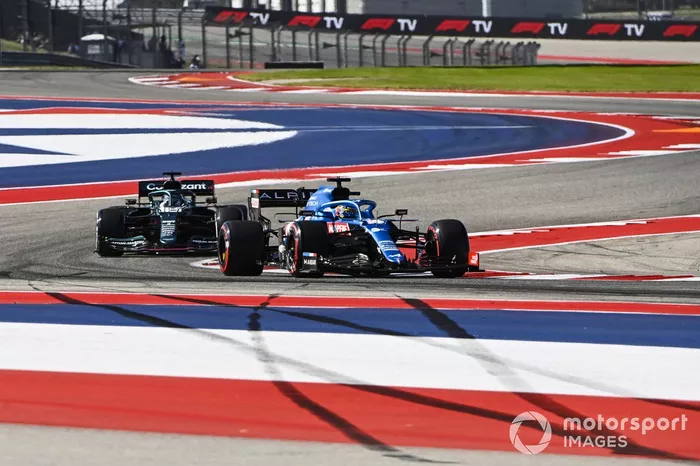 Fernando Alonso, Alpine A521, Lance Stroll, Aston Martin AMR21