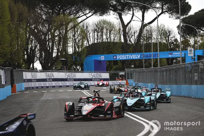 Sebastien Buemi, Nissan e.dams, Nissan IMO2, Sam Bird, Jaguar Racing, Jaguar I-Type 5, Mitch Evans (NZL), Jaguar Racing, Jaguar I-Type 5