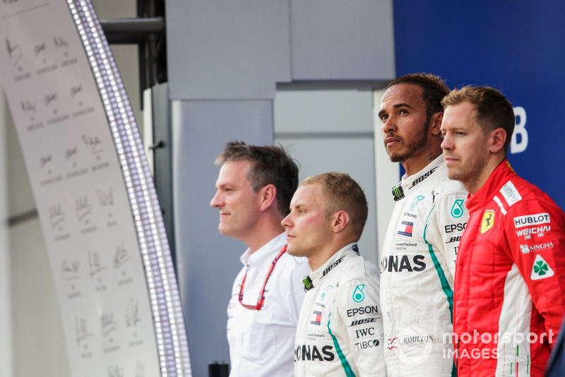 Podio: James Allison, Director Técnico, Mercedes AMG, segundo lugar Valtteri Bottas, Mercedes AMG F1, ganador de la carrera Lewis Hamilton, Mercedes AMG F1, tercer lugar Sebastian Vettel, Ferrari