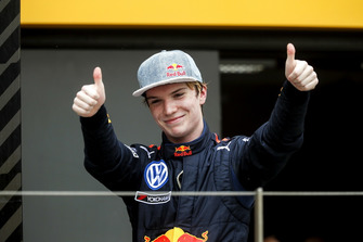 Podium : Le vainqueur Dan Ticktum, Motopark Academy