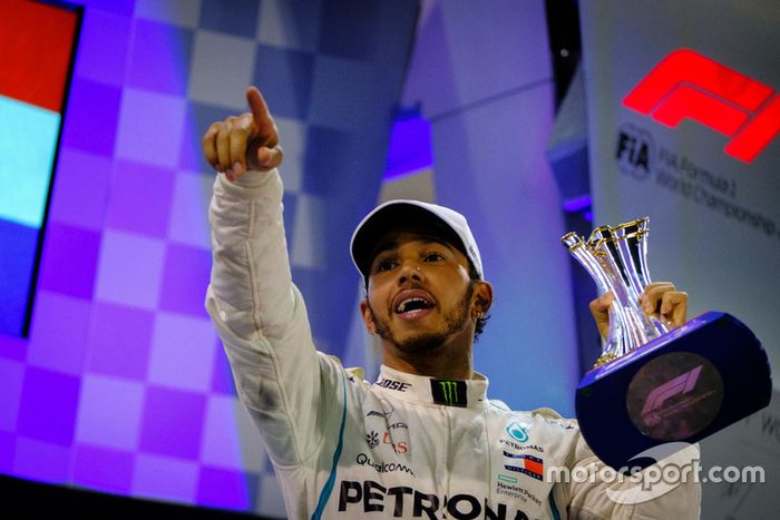 Podio: ganador de la carrera Lewis Hamilton, Mercedes AMG F1 celebra