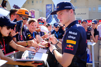 Max Verstappen, Red Bull Racing RB14, fans
