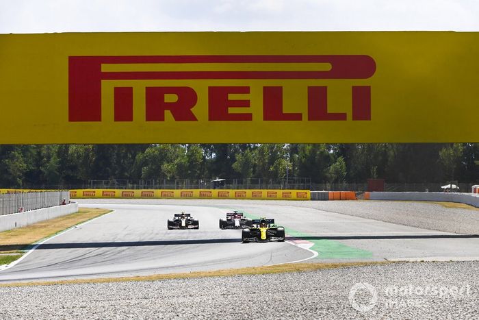 Esteban Ocon, Renault F1 Team R.S.20, Kimi Raikkonen, Alfa Romeo Racing C39