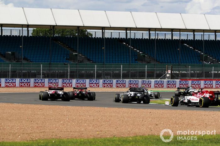 Daniil Kvyat, AlphaTauri AT01, Kimi Raikkonen, Alfa Romeo Racing C39