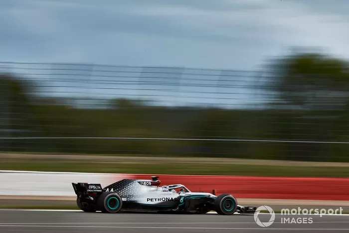 Lewis Hamilton, Mercedes W09 