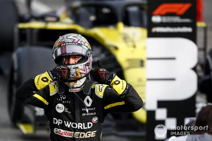 Tercer lugar Daniel Ricciardo, Renault F1 celebra en Parc Ferme 
