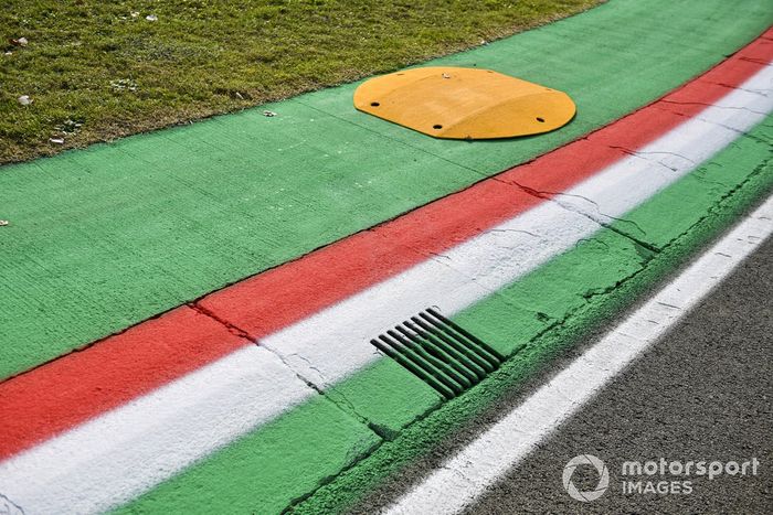 Pianos y alcantarillas de Imola