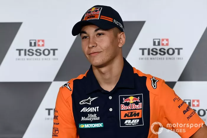 Ganador de la pole Raul Fernandez, Red Bull KTM Ajo