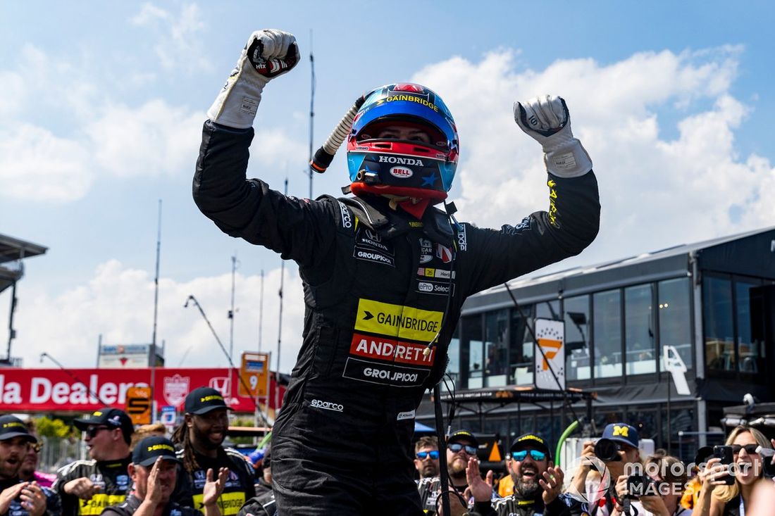 Zwycięzca Colton Herta, Andretti Global z Curb-Agajanian Honda świętuje