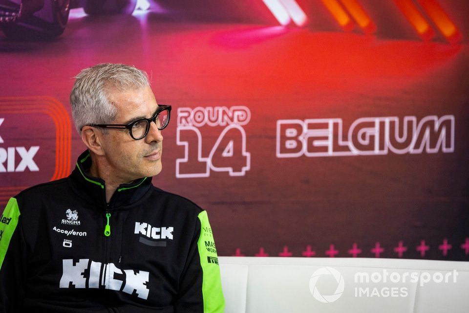 Alessandro Alunni Bravi, przedstawiciel zespołu, Stake F1 Team Kick Sauber, na konferencji prasowej dyrektorów zespołów