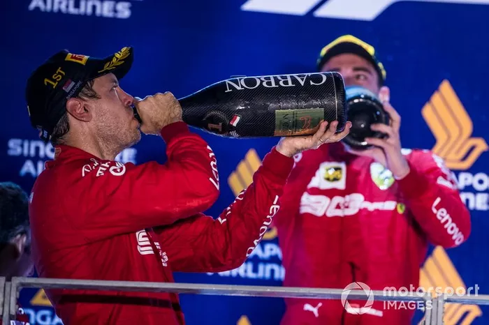 Vettel e Leclerc bebem