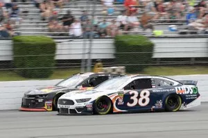 Chris Buescher, JTG Daugherty Racing, Chevrolet Camaro Kroger Fast Start, David Ragan, Front Row Motorsports, Ford Mustang MDS Transport