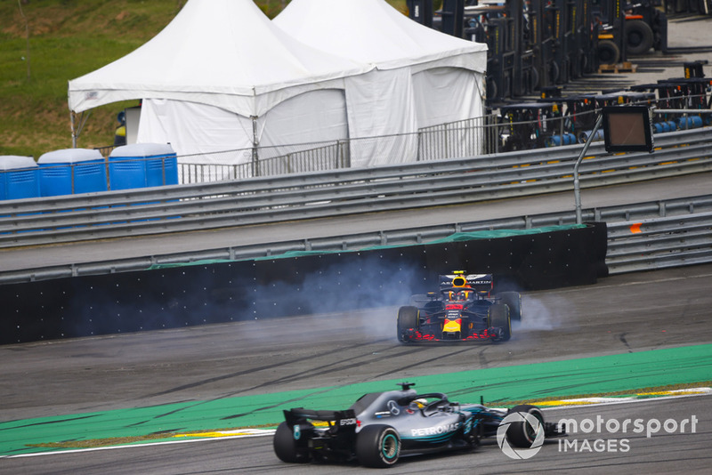Max Verstappen, Red Bull Racing RB14 y Esteban Ocon, Force India VJM11