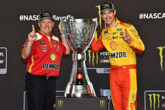 Joey Logano, Team Penske, Ford Fusion Shell Pennzoil celebrates his Championship