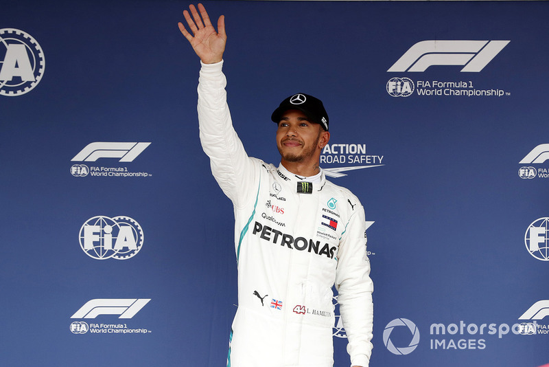 Pole sitter Lewis Hamilton, Mercedes AMG F1