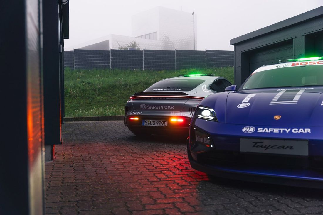Porsche Taycan Turbo GT Safety Car 
