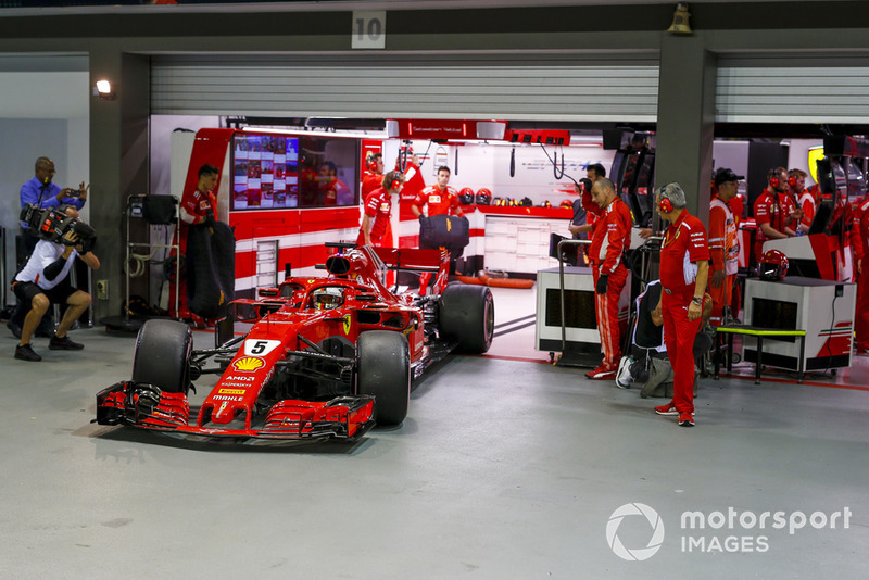 Sebastian Vettel, Ferrari SF71H leaves the garage