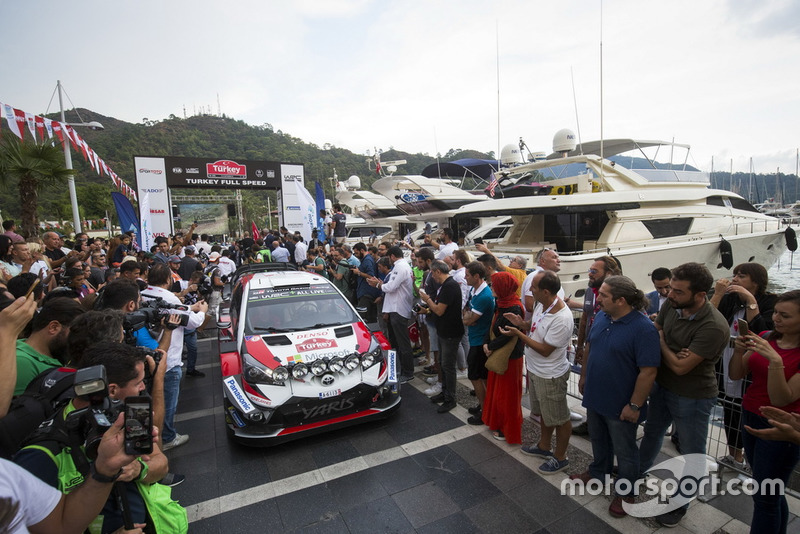 Отт Тянак и Мартин Ярвеоя, Toyota Yaris WRC