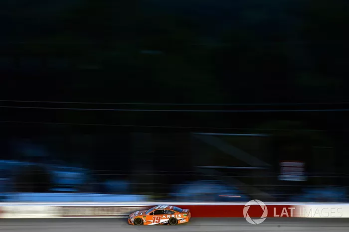 Daniel Suarez, Joe Gibbs Racing, Toyota Camry ARRIS