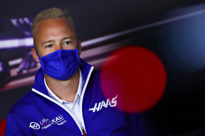 Nikita Mazepin, Haas F1 durante la conferencia de prensa