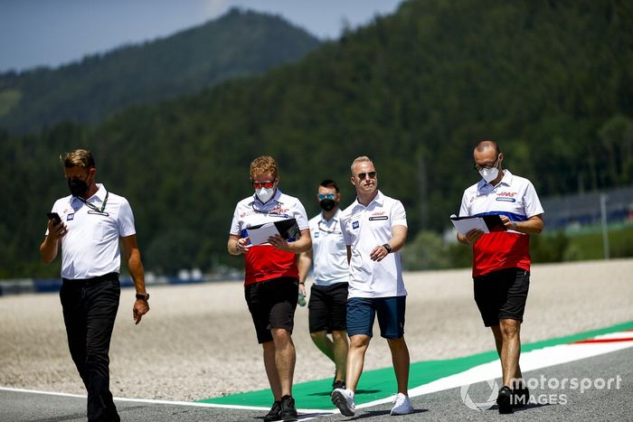 Nikita Mazepin, Haas F1, recorre la pista del GP de Estiria