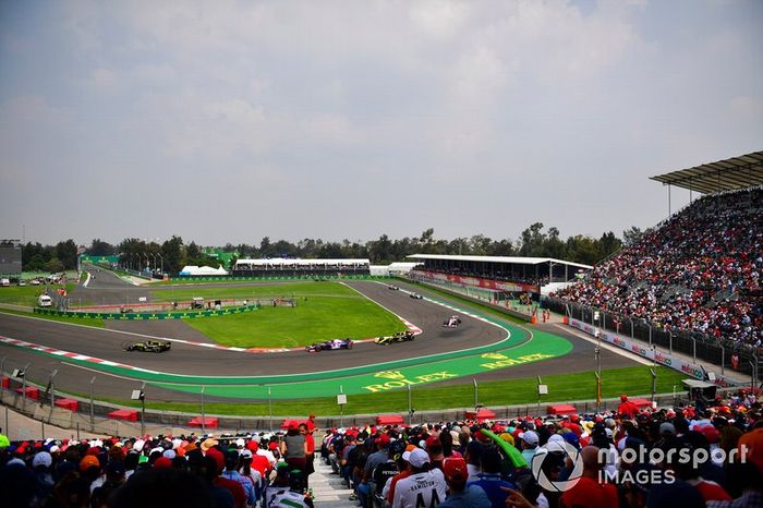 Daniel Ricciardo, Renault R.S.19, Pierre Gasly, Toro Rosso STR14, y Nico Hulkenberg, Renault R.S. 19