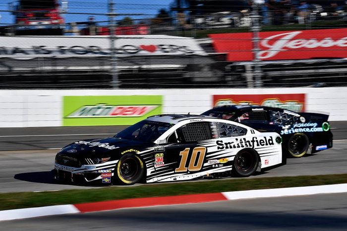 Aric Almirola, Stewart-Haas Racing, Ford Mustang Smithfield
