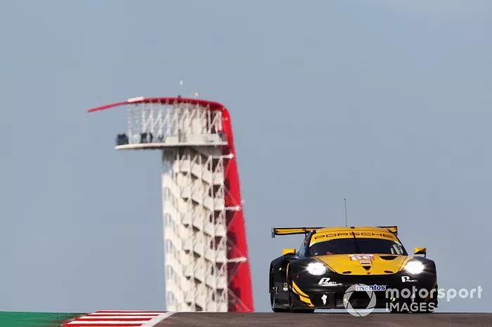 #56 Team Project 1 Porsche 911 RSR: Egidio Perfetti, Laurents Horr, Matteo Cairoli 