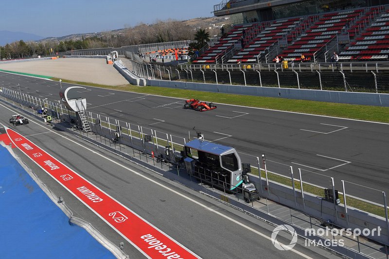 Sebastian Vettel, Ferrari SF90 and Kimi Raikkonen, Alfa Romeo Racing C38