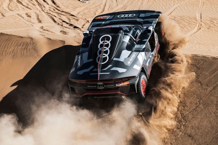 #200 Team Audi Sport Audi: Stéphane Peterhansel, Edouard Boulanger