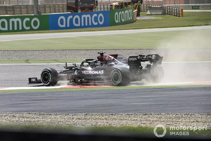 10. Mercedes W12: 304 vueltas (1645,248	 km)