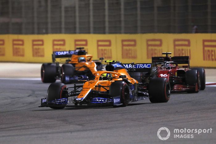 Lando Norris, McLaren MCL35M, Charles Leclerc, Ferrari SF21, Daniel Ricciardo, McLaren MCL35M