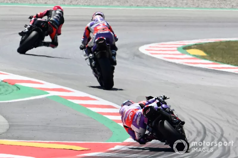 Johann Zarco à la poursuite de Jorge Martín et Aleix Espargaró