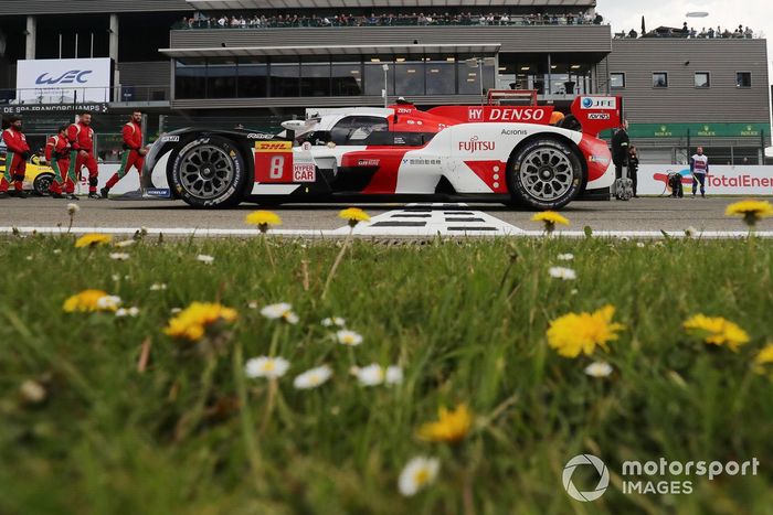#8 Toyota Gazoo Racing Toyota GR010 - Hybrid Hypercar de Sebastien Buemi, Ryo Hirakawa, Brendon Hartley