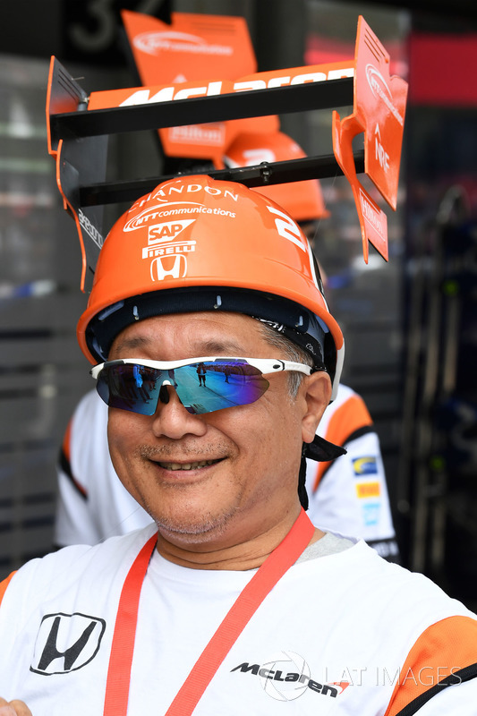 McLaren fan and hat