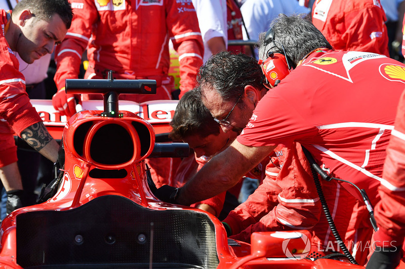 Ferrari trabaja en el auto de Sebastian Vettel, Ferrari SF70H