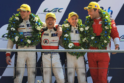 LMP2 Podyum: 3. David Cheng, Alex Brundle, Tristan Gommendy, DC Racing