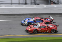 #62 Risi Competizione Ferrari 488 GTE: Toni Vilander, Giancarlo Fisichella, James Calado, #66 Ford Performance Chip Ganassi Racing Ford GT: Joey Hand, Dirk Müller, Sébastien Bourdais