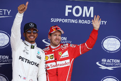 Polesitter Lewis Hamilton, Mercedes AMG F1; 3. Sebastian Vettel, Ferrari