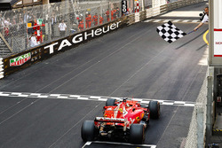 Le vainqueur Sebastian Vettel, Ferrari