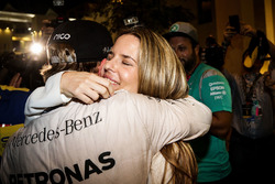 Nico Rosberg, Mercedes AMG F1 celebrates his World Championship with his wife Vivian Rosberg and the