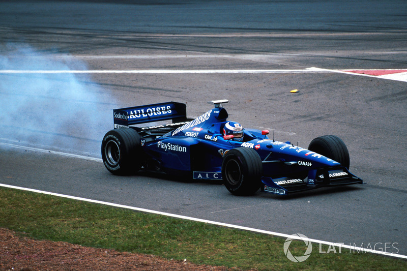 Olivier Panis, Prost Peugeot AP01 motor problemi ile yarış dışı kalıyor