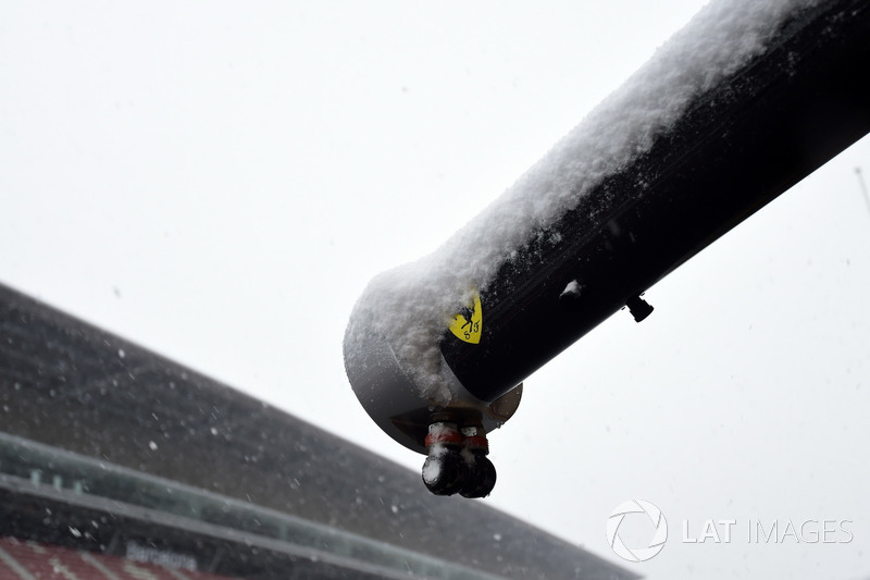 Snow stops testing on day three