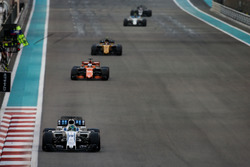 Фелипе Масса, Williams FW40, и Фернандо Алонсо, McLaren MCL32