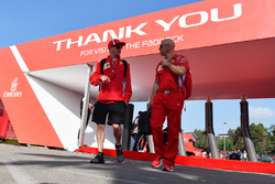 Kimi Raikkonen, Ferrari and trainer Mark Arnall