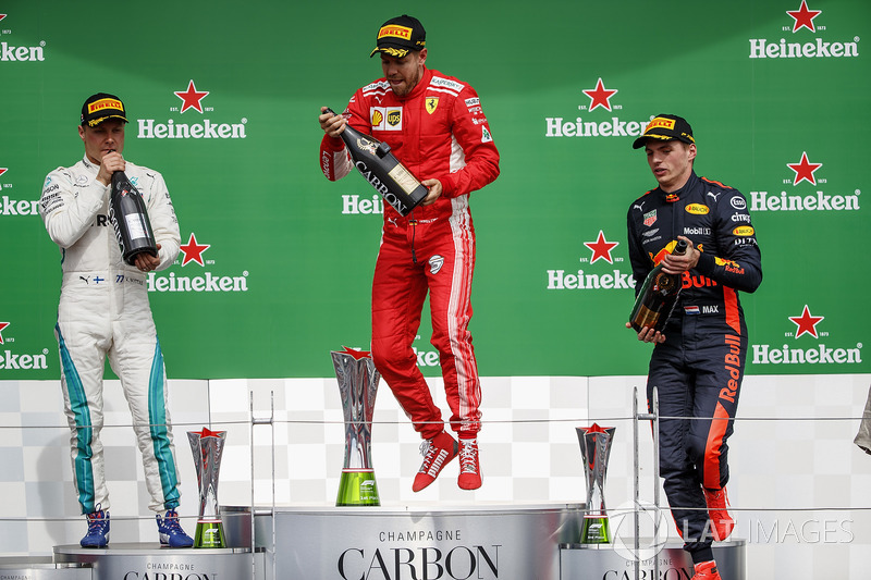 Valtteri Bottas, Mercedes AMG F1,Sebastian Vettel, Ferrari