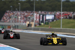 Carlos Sainz Jr., Renault Sport F1 Team R.S. 18, Kevin Magnussen, Haas F1 Team VF-18, y Romain Grosjean, Haas F1 Team VF-18