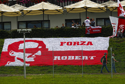 Taraftarları Robert Kubica'a destek veriyor, Williams Martini Racing