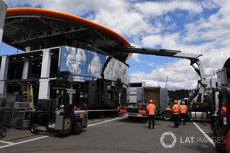 Motorhome McLaren in costruzione